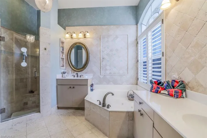 25410  Alicante  DR, Bonita Springs, FL 34134