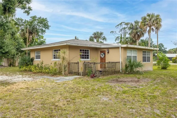 455  Santa Cruz  ST, North Fort Myers, FL 33903