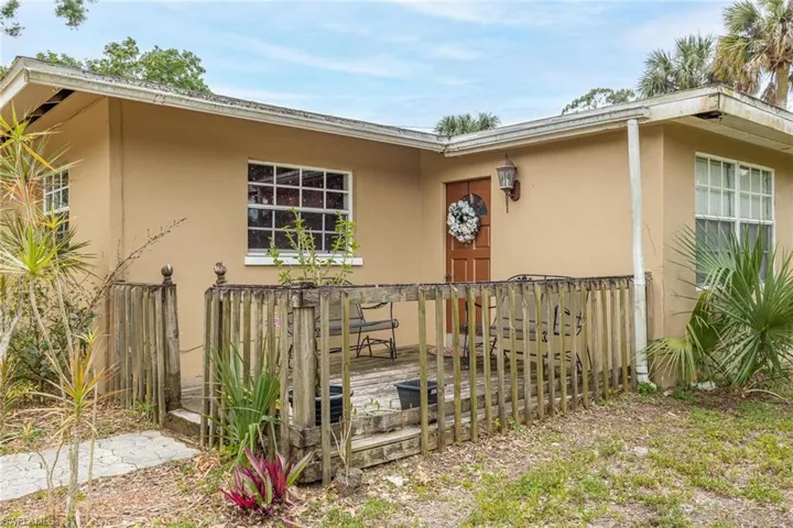 455  Santa Cruz  ST, North Fort Myers, FL 33903