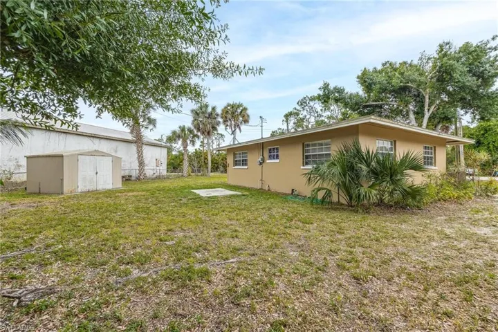 455  Santa Cruz  ST, North Fort Myers, FL 33903