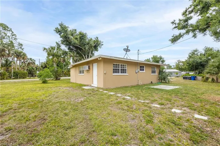 455  Santa Cruz  ST, North Fort Myers, FL 33903