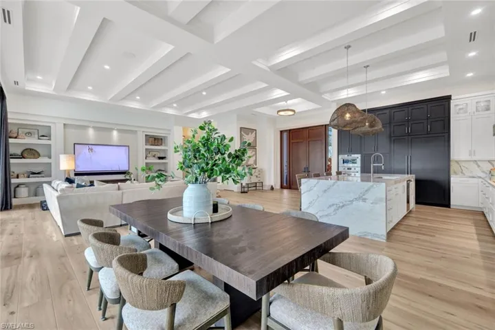 701  Plantation  CT, Marco Island, FL 34145