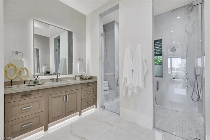 701  Plantation  CT, Marco Island, FL 34145