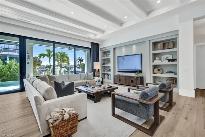 701  Plantation  CT, Marco Island, FL 34145