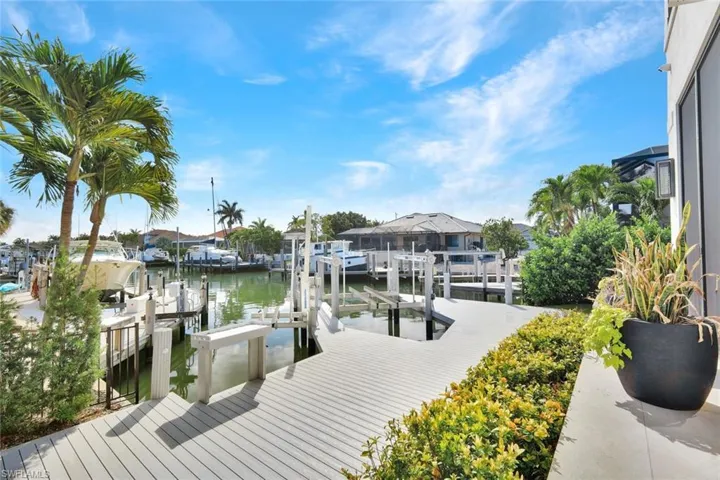 701  Plantation  CT, Marco Island, FL 34145