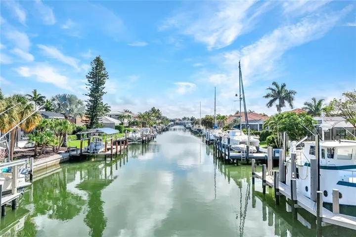 701  Plantation  CT, Marco Island, FL 34145