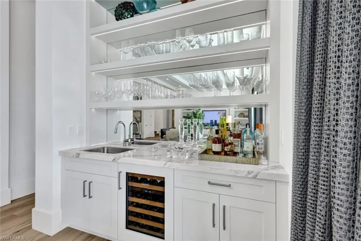 701  Plantation  CT, Marco Island, FL 34145