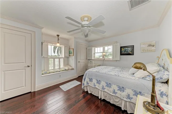 793 Jungle Queen Way, Longboat Key, Florida 34228