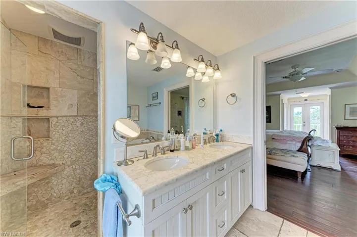 793 Jungle Queen Way, Longboat Key, Florida 34228