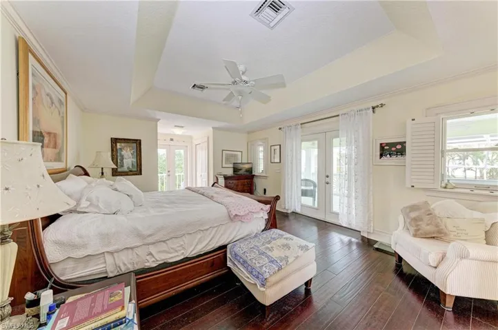 793 Jungle Queen Way, Longboat Key, Florida 34228
