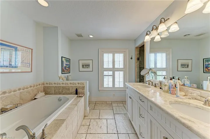 793 Jungle Queen Way, Longboat Key, Florida 34228