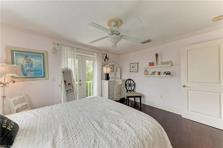 793 Jungle Queen Way, Longboat Key, Florida 34228