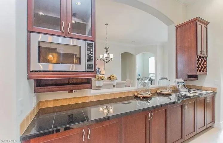 5891  Barclay  LN, Naples, FL 34110