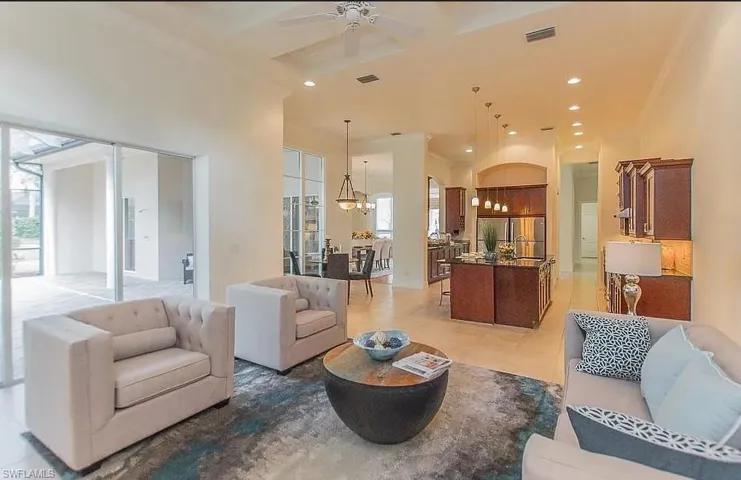 5891  Barclay  LN, Naples, FL 34110