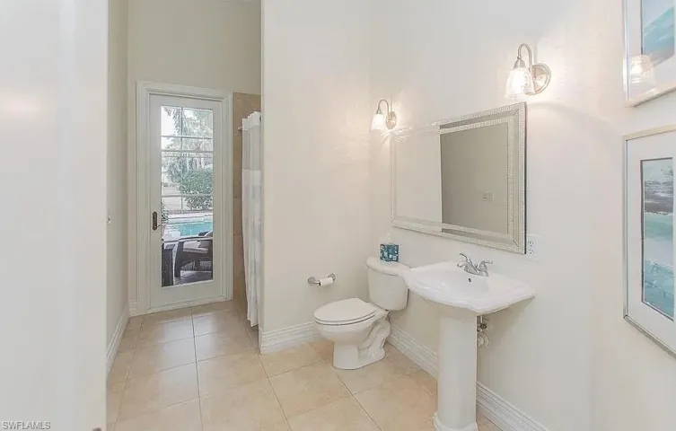 5891  Barclay  LN, Naples, FL 34110