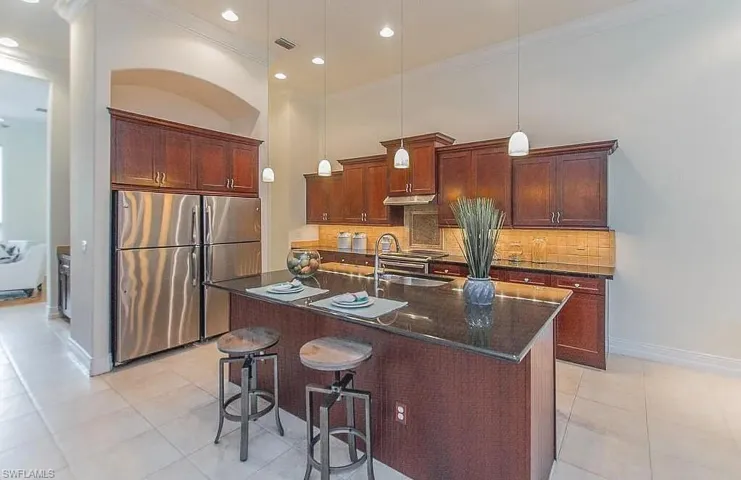 5891  Barclay  LN, Naples, FL 34110