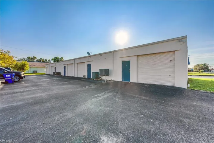 15630  Mc Gregor  BLVD, Fort Myers, FL 33908