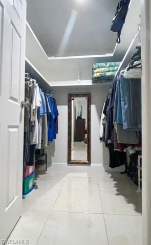 Walking Closet