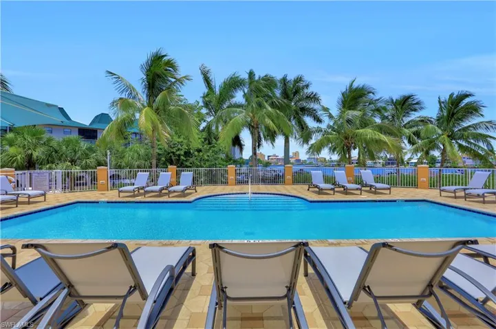 400  Flagship  DR, Naples, FL 34108