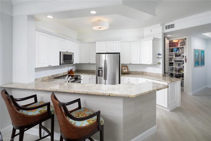 400  Flagship  DR, Naples, FL 34108