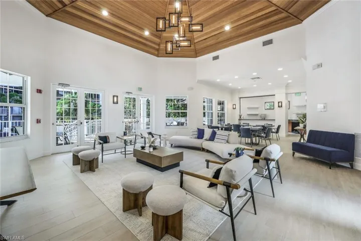 400  Flagship  DR, Naples, FL 34108