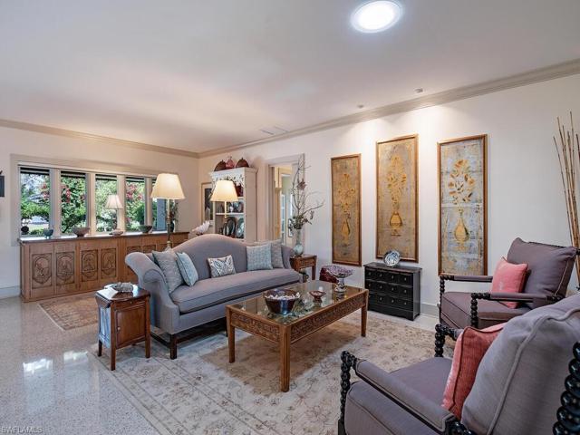 1270  Diana  AVE, Naples, FL 34103