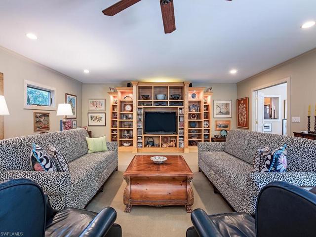 1270  Diana  AVE, Naples, FL 34103