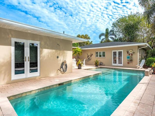1270  Diana  AVE, Naples, FL 34103