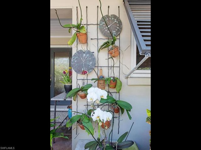1270  Diana  AVE, Naples, FL 34103