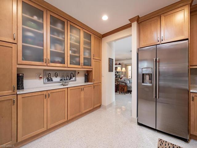 1270  Diana  AVE, Naples, FL 34103