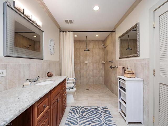 1270  Diana  AVE, Naples, FL 34103