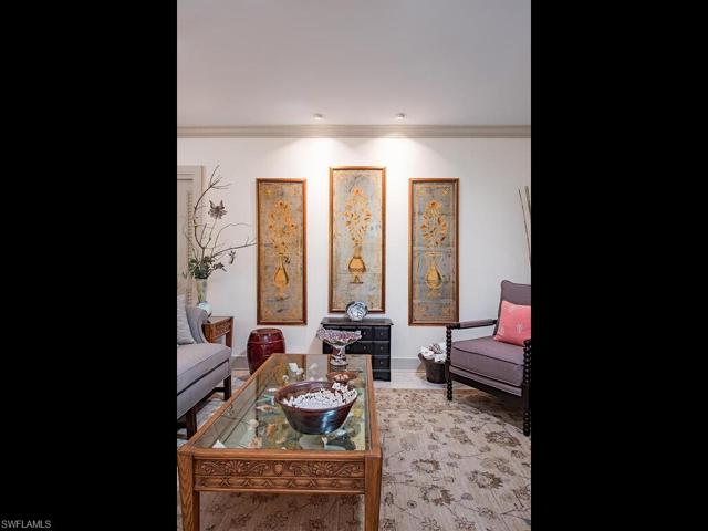 1270  Diana  AVE, Naples, FL 34103