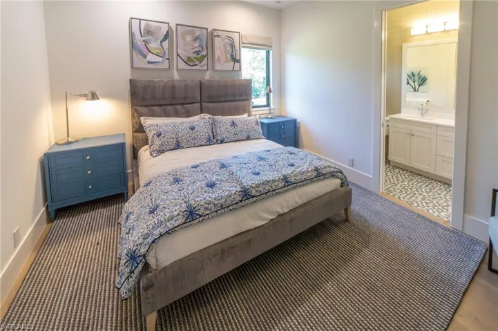 Guest bedroom with ensuite bathroom