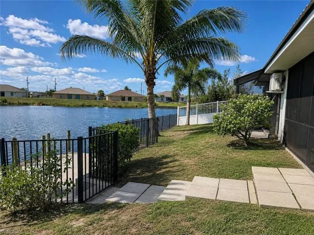 3049 11th Pl, Cape Coral, Florida 33914