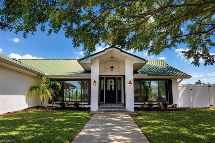 3049 11th Pl, Cape Coral, Florida 33914
