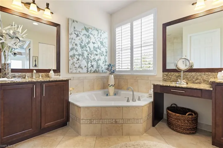 11107  Sparkleberry  DR, Fort Myers, FL 33913