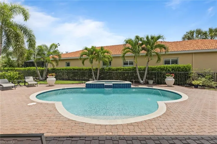11107  Sparkleberry  DR, Fort Myers, FL 33913