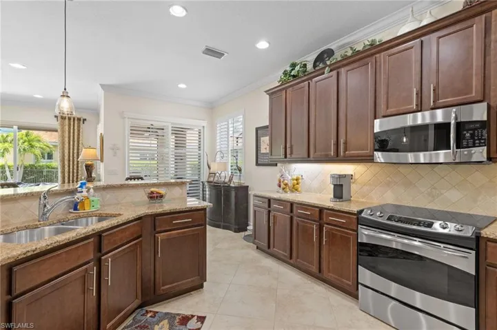 11107  Sparkleberry  DR, Fort Myers, FL 33913