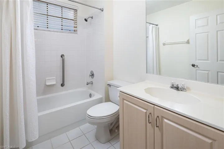 7049  Barrington  CIR, Naples, FL 34108