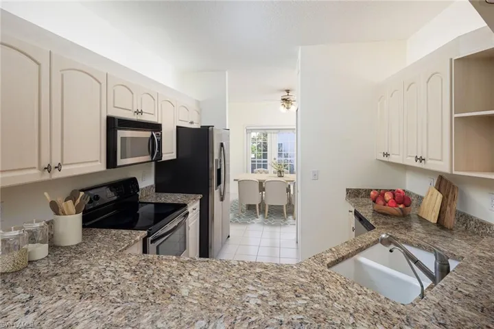 7049  Barrington  CIR, Naples, FL 34108