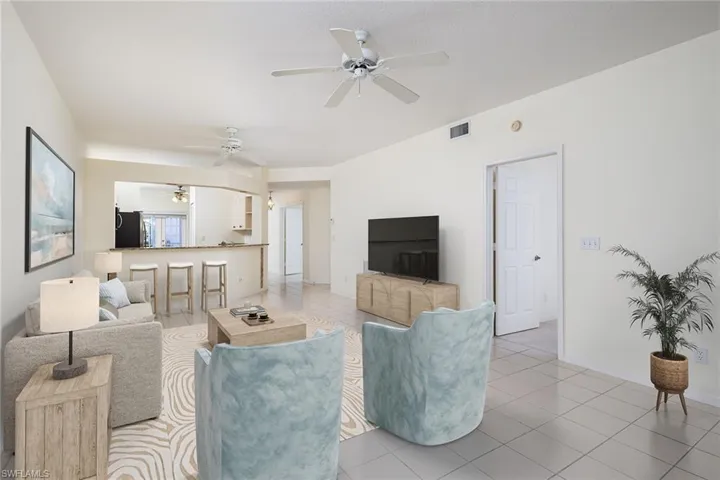 7049  Barrington  CIR, Naples, FL 34108