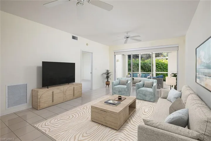 7049  Barrington  CIR, Naples, FL 34108