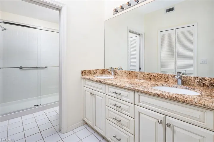 7049  Barrington  CIR, Naples, FL 34108