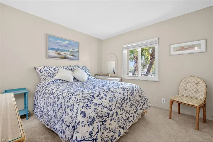 Sunny 2nd bedroom's overlooks pool