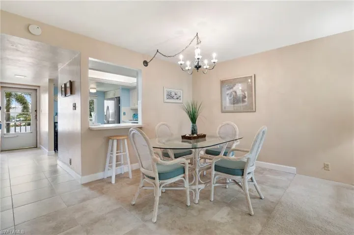 Breakfast bar by dining