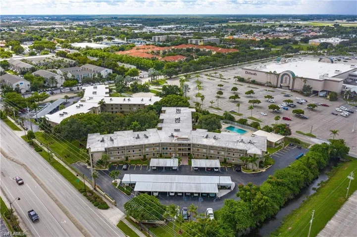 Located close to shopping & dining