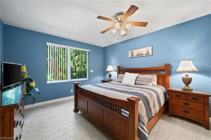 Sliding door to front screened lanai = an abundance of natural light!