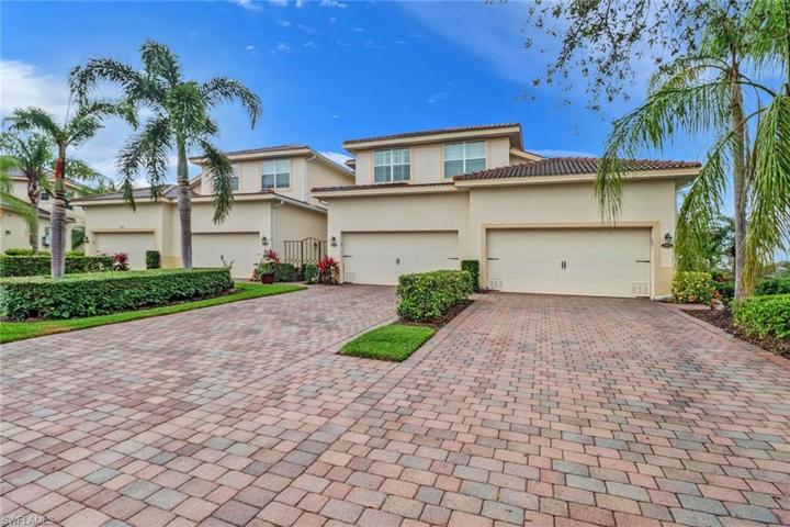 Front of Condo w/2 car attached garage