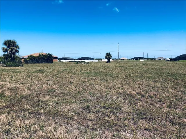 3909 Caloosa PKWY N, CAPE CORAL FL 33993