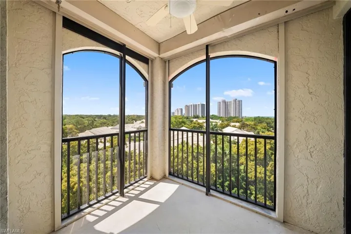 7008  Pelican Bay  BLVD, Naples, FL 34108